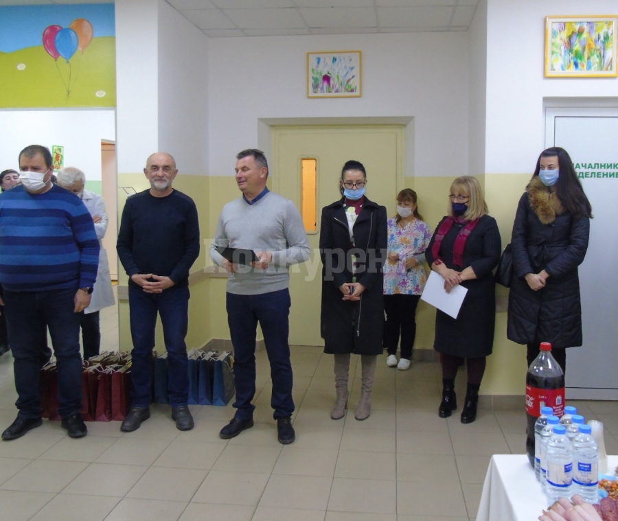 Кметът на Бяла Слатина поздрави служителите в АГО-то по случай Бабинден СНИМКИ